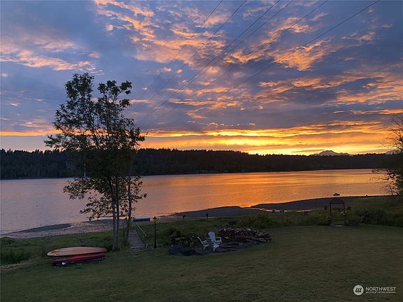 This spectacular sunset photo was taken on June 14th. This wonderful property offers unparalleled sunset views year-round.>