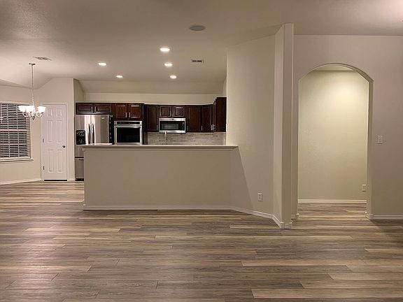 2nd image of 5813 N 32nd St