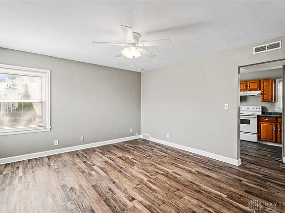 5th image of 1129 Blakley Dr