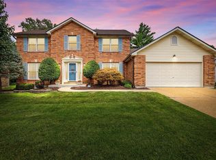 18 Harvest Wind Ct, Saint Louis, MO