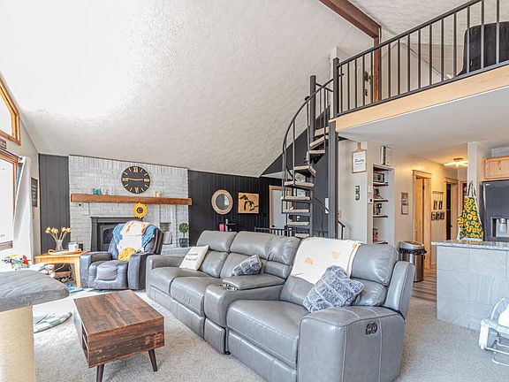 2nd image of 9530 Golf Port Dr