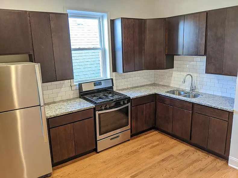 3 bed, $2,800 — Photo 2