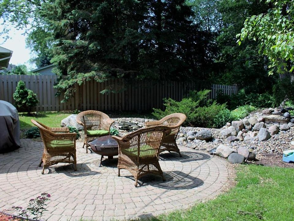1st image of 2166 Garnet Dr