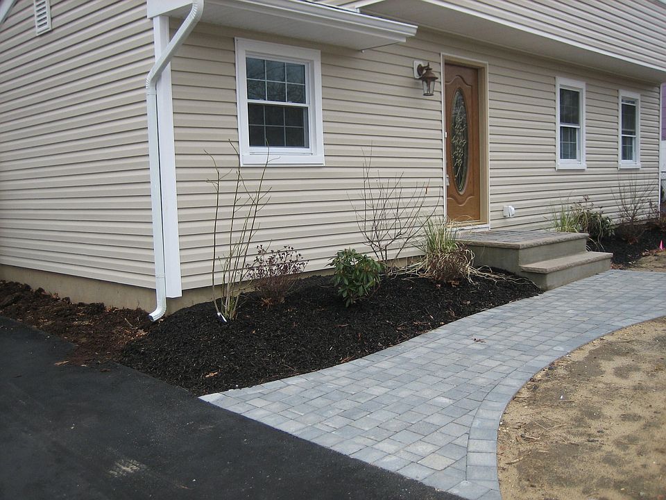 2nd image of 15 Cedar Hill Ln