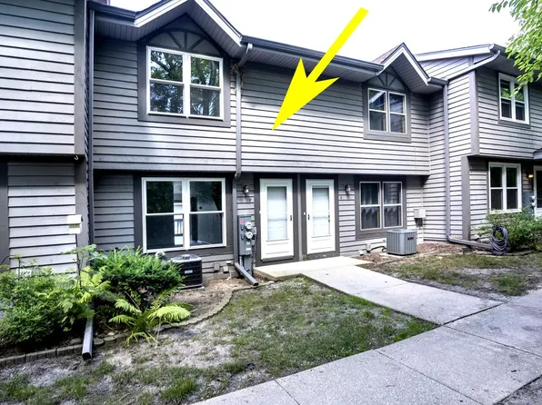 1825 Paramount DRIVE #F, Waukesha, WI 53186