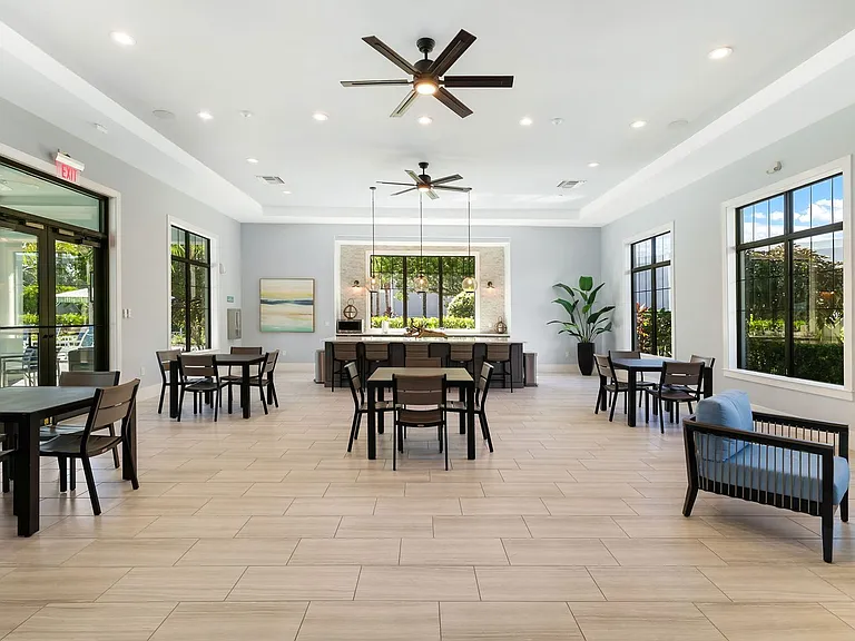 2658 Seychelles Cir #2504 — Photo 2