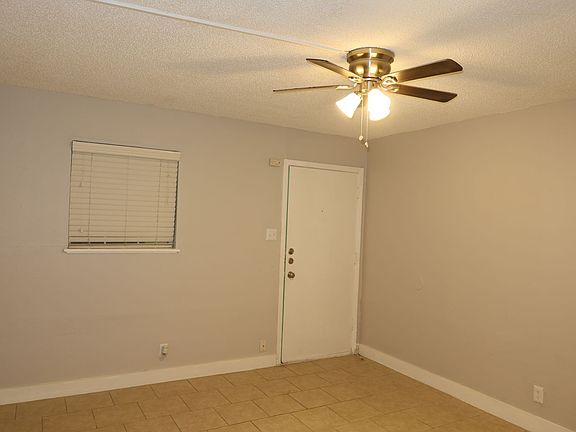 3rd image of 202 E 45th
