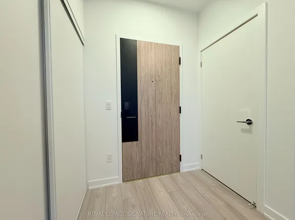 1007 The Queensway, Toronto, ON