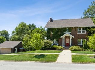 323 10th Ave SW, Mount Vernon, IA 52314