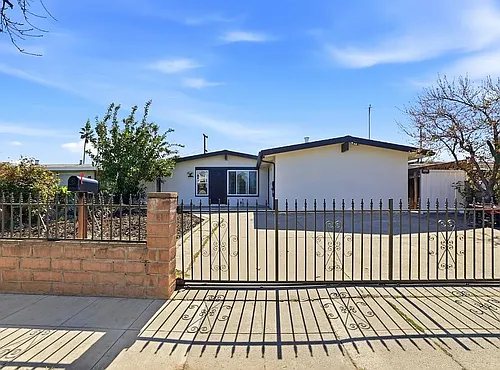 1800 Seaview Dr Photo 1