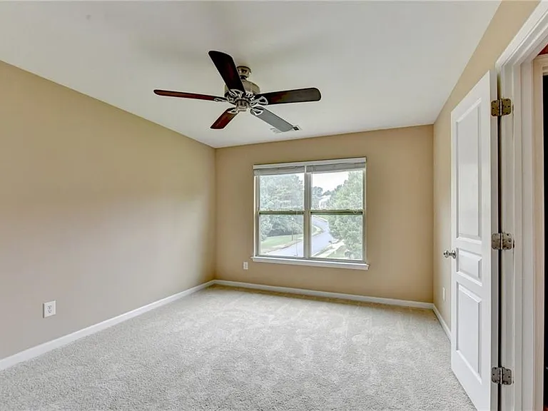 4228 Woods Creek Ln — Photo 45