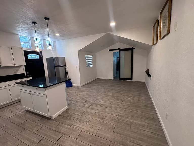127 Virginia Ave #2 — Photo 3