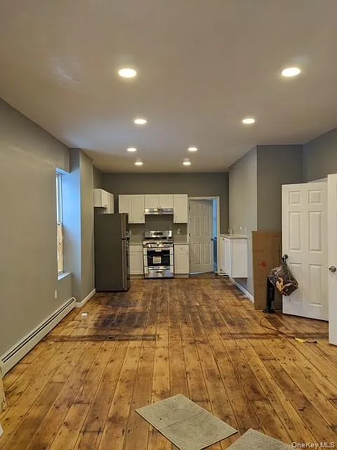 3 bed, 1.5 bath, 1200 sqft, $2,350 — Photo 4