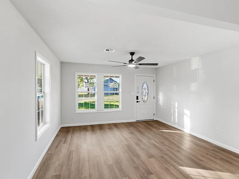 452 Scenic Dr — Photo 11