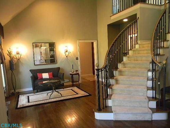 3rd image of 10151 Sylvian Dr