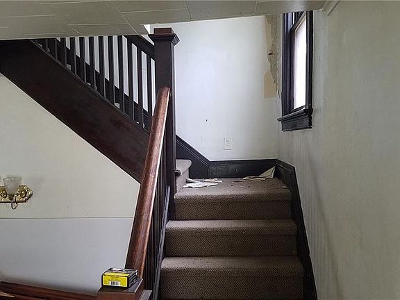 4th image of 1123 Garrett Ave