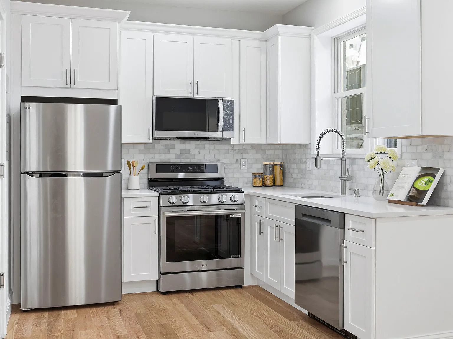 1 bed, $3,100 — Photo 1