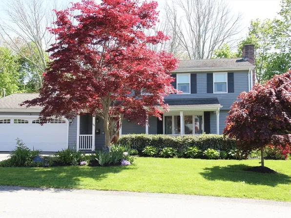 94 Valley Rd, Somerset, MA 02726
