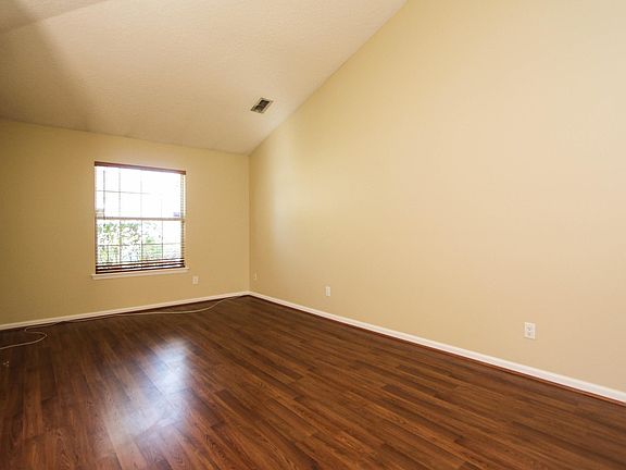 4th image of 2662 Acorn Park Drive S