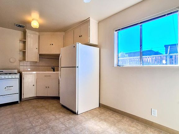 2nd image of 930-940 Parker Ct #305