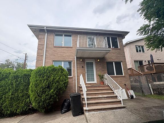 2nd image of 476 Highland Ave #2