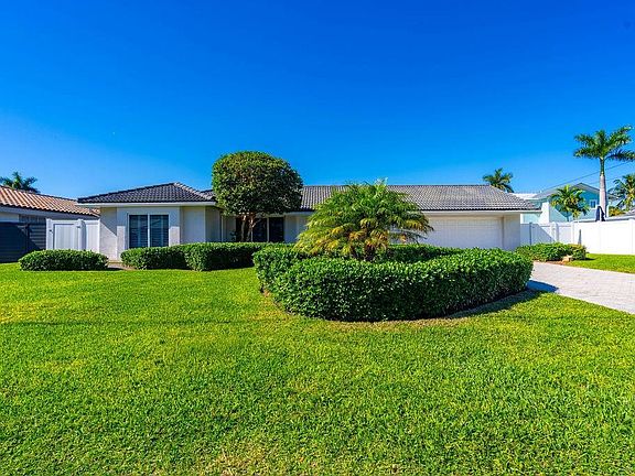 3rd image of 4461 NE 27th Avenue