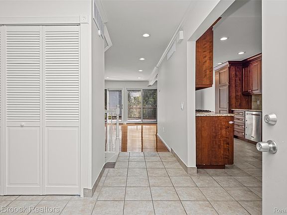 4th image of 3013 Moon Lake Dr