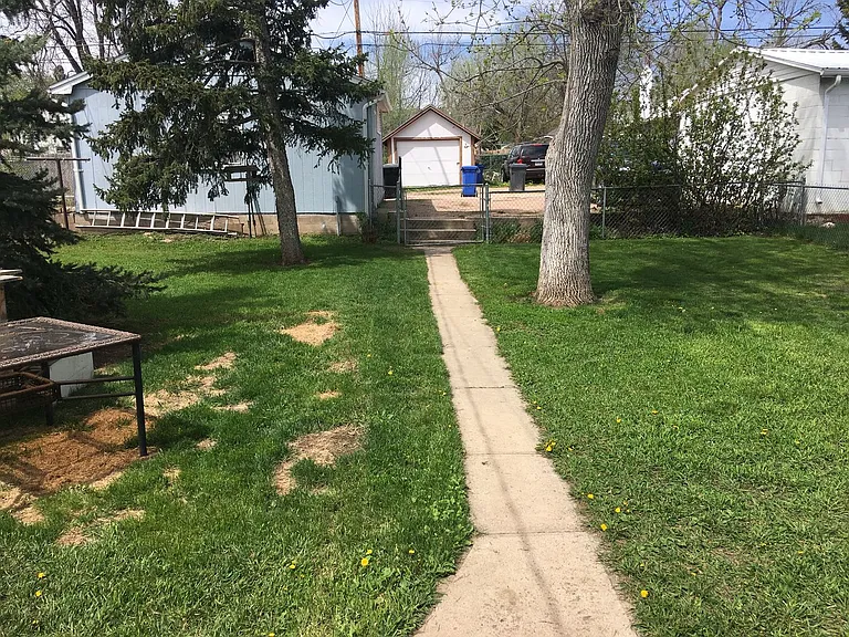 1021 Dilger Ave — Photo 3