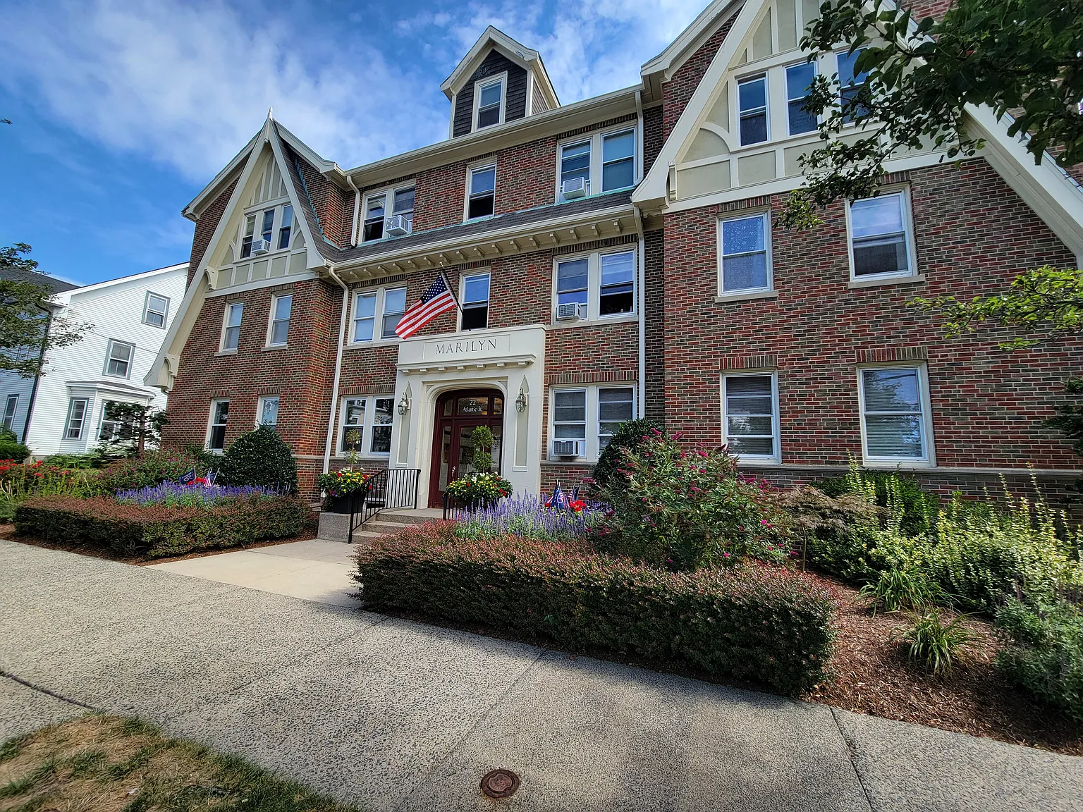 1 bed, 575 sqft, $1,800 — Photo 2