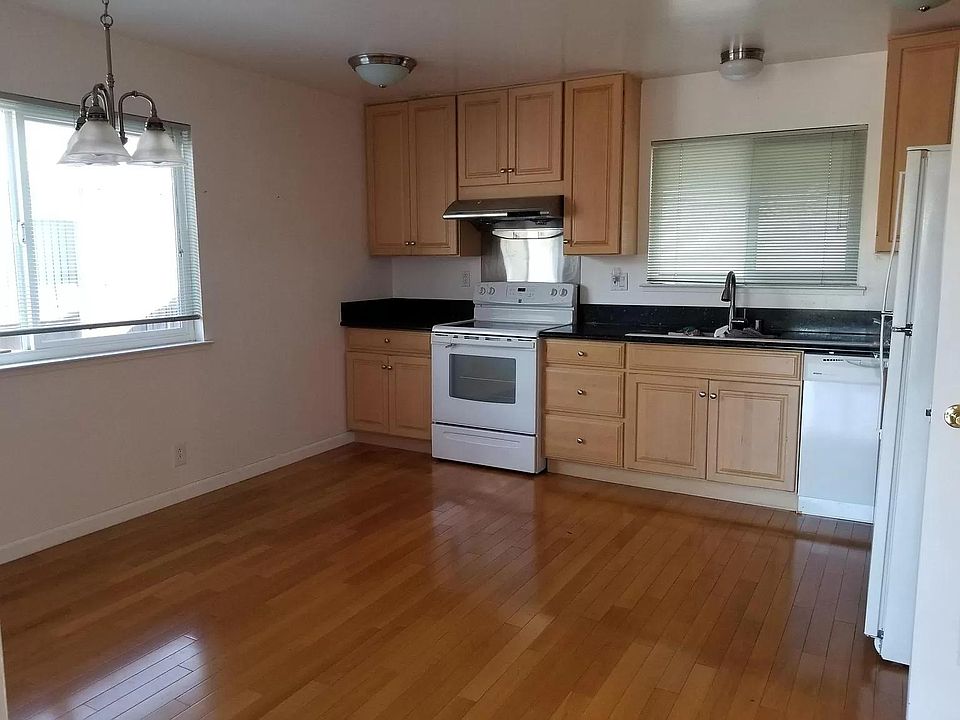 2nd image of 655 Alberta Ave