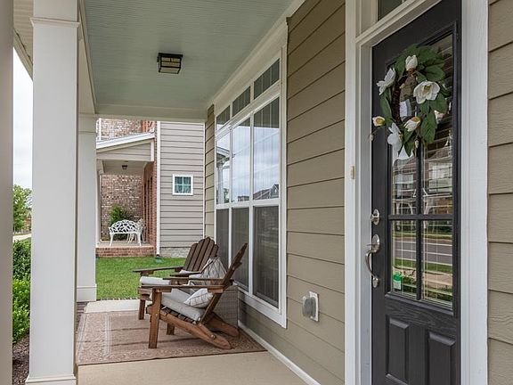 3rd image of 753 Westcott Ln