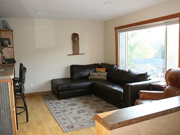 3rd image of 2807 Highland Dr