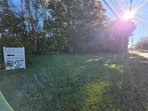 5th image of 18 E Johnson St #1