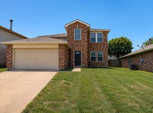 8708 Saddle Ridge Cir, Fort Worth, TX 76123