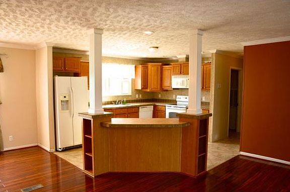 3rd image of 138 Shoemaker Ln