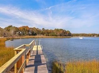 152 Red Creek Rd, Hampton Bays, NY 11946