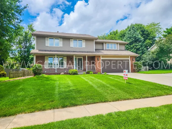 924 Prairie View Dr, West Des Moines, IA 50266
