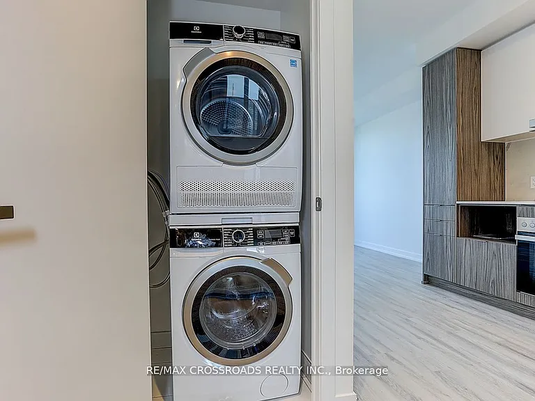55 Cooper St #6906 — Photo 31