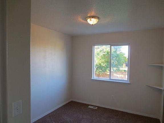 5th image of 19866 Montclair Way