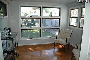 4th image of 2694 Lakeview Ave