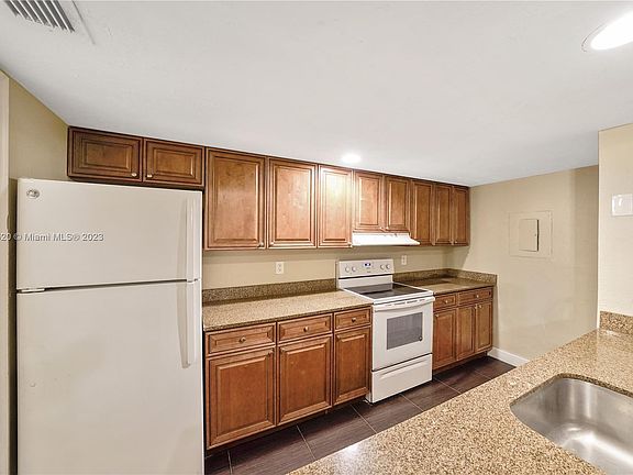 3rd image of 1188 Rosebud Ln