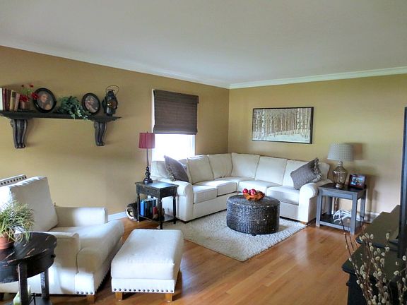 4th image of 1100 W Hughitt St
