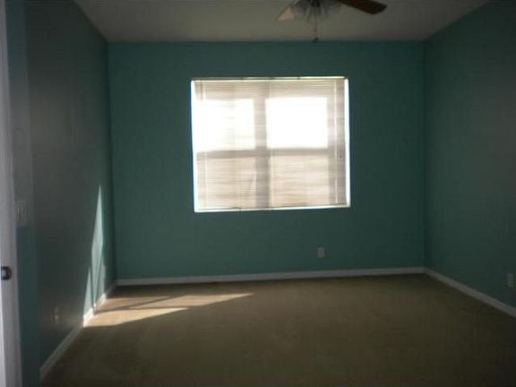 5th image of 712 Carriage Lake Way