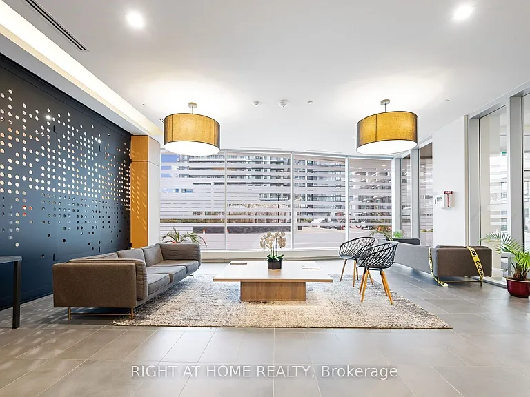 2520 Eglinton Ave W #1011 — Photo 3