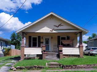505 Baxter Ct, Canton, IL 61520