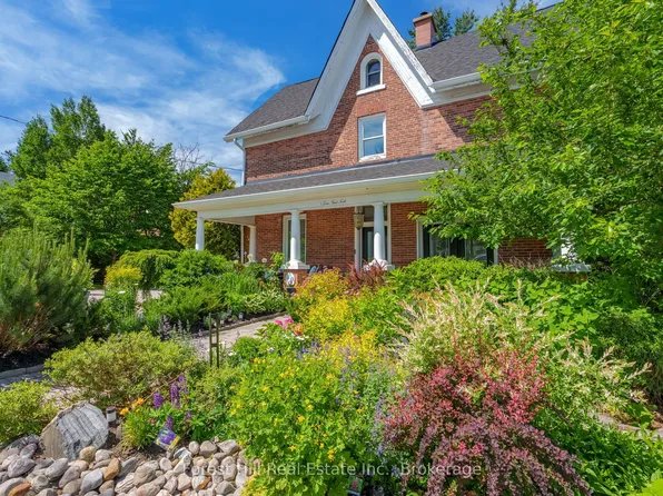 5 Lorne St N, Huntsville, ON P1H 2G1
