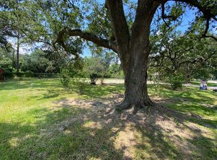 3201 Canal Ave, Groves, TX 77619