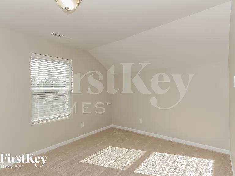 7798 Creek Park Dr — Photo 16