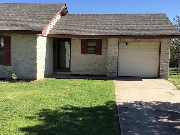 3rd image of 100 Huntclub Drive