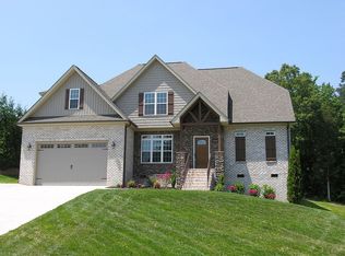 1286 Emperor Ln, Kernersville, NC 27284